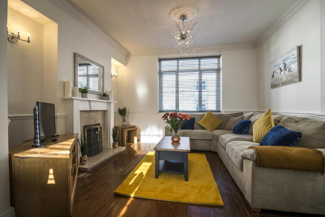 Ivydene - 3 Bedroom Holiday Home - Tenby Bagian luar foto