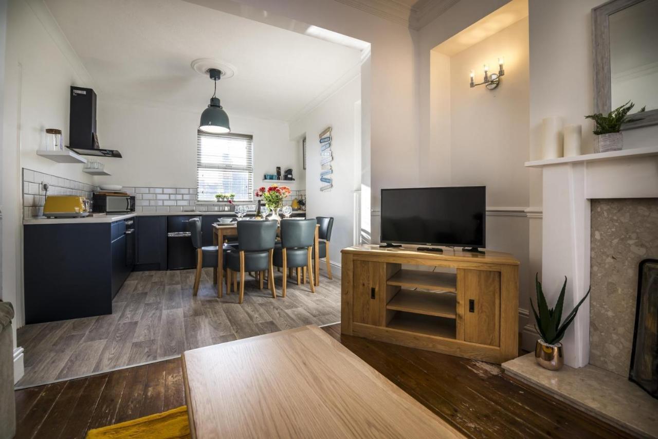 Ivydene - 3 Bedroom Holiday Home - Tenby Bagian luar foto