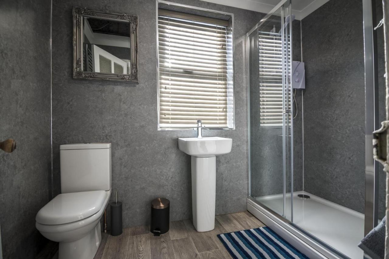 Ivydene - 3 Bedroom Holiday Home - Tenby Bagian luar foto